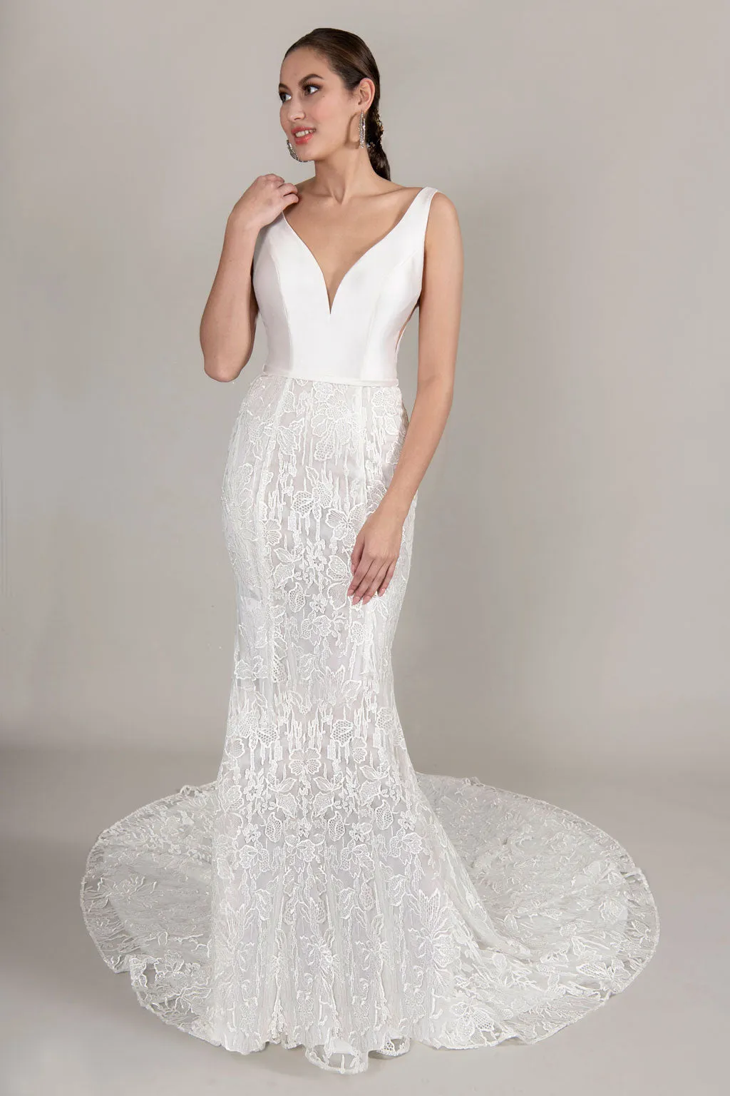 Yumi Katsura 'Kendall' Wedding Dress Sample