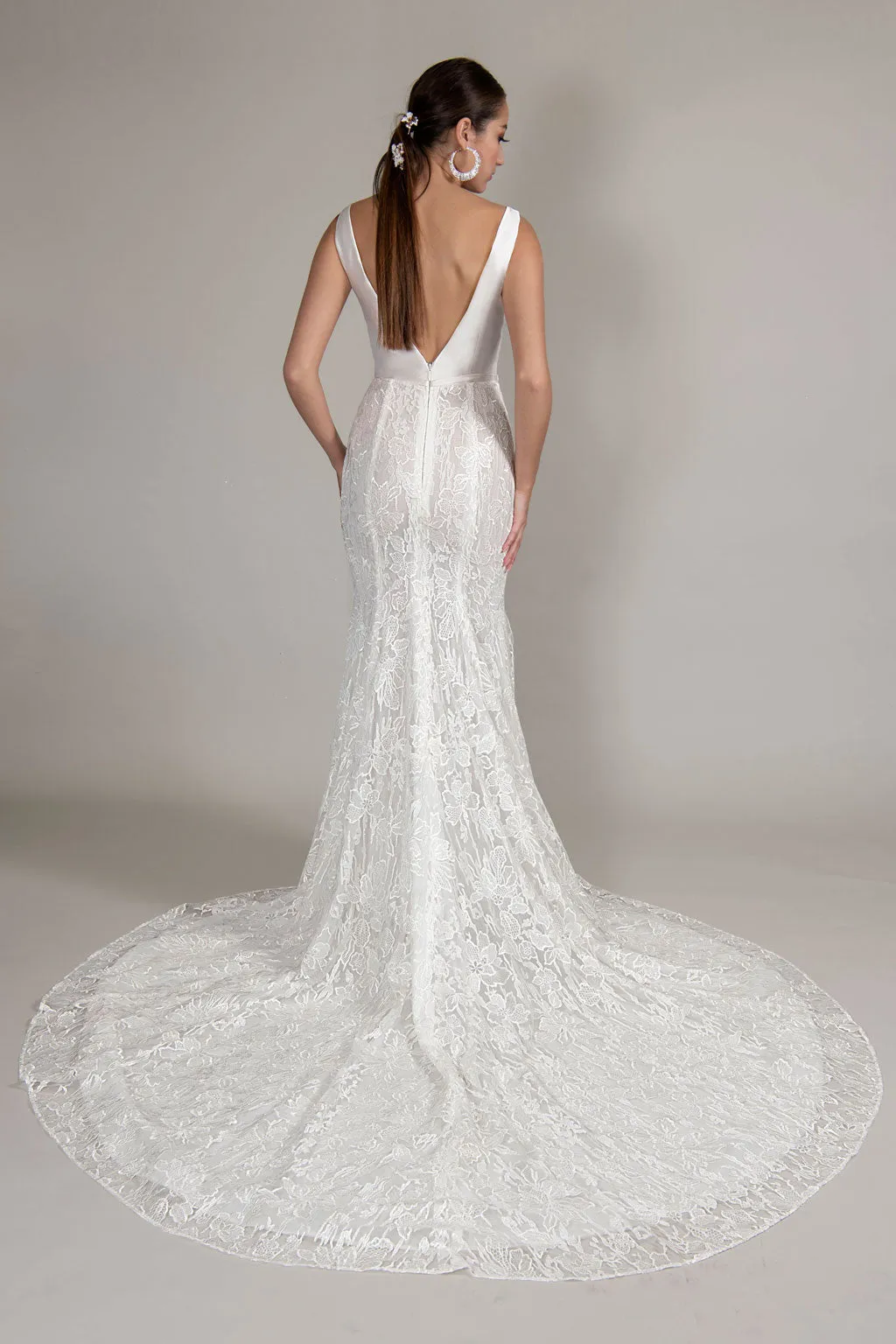 Yumi Katsura 'Kendall' Wedding Dress Sample